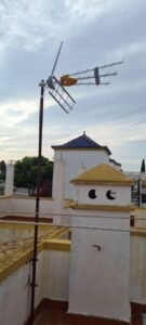 Antenista en pilar de la horadada